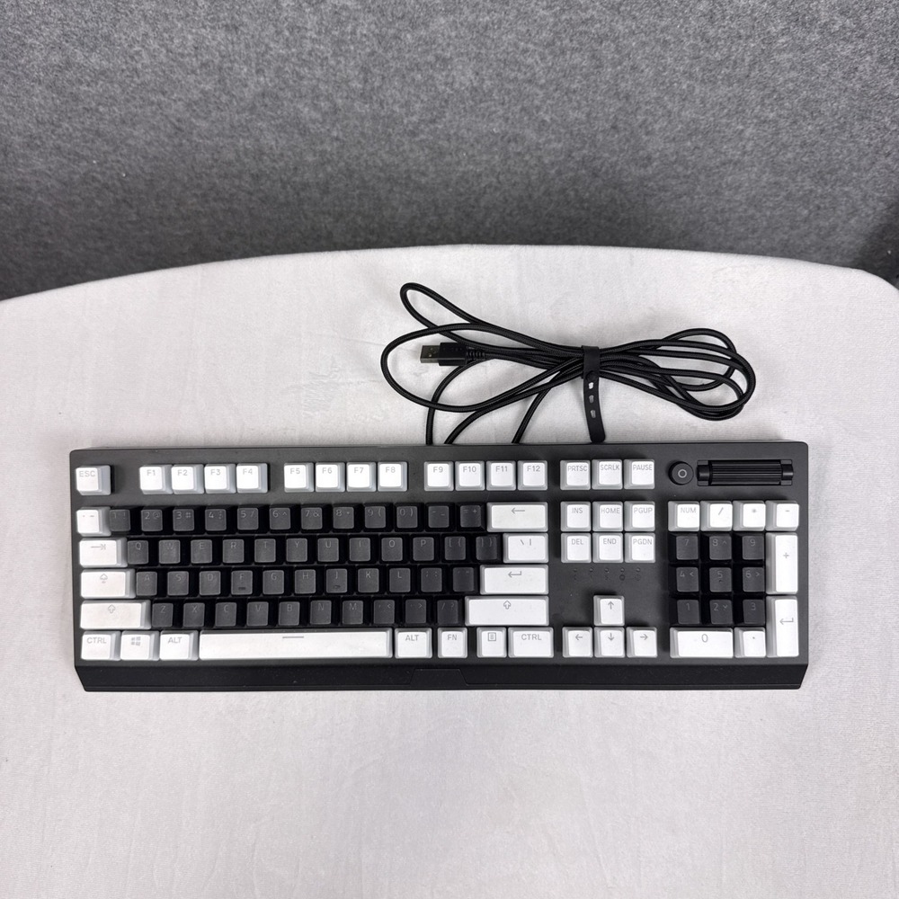 Razer BlackWidow V3 Gaming Keyboard Green Switches Custom Black White Keycaps